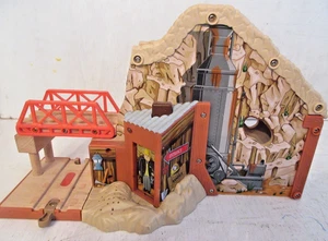 Thomas & Friends Wooden Railway Morgan's Mine - Picture 1 of 2