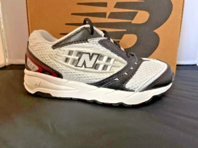 Zapatillas New Balance Plateadas/Negro Malla Nuevo Encaje Niños Pequeños Talla 8 1/2 M Foto 1 de 4