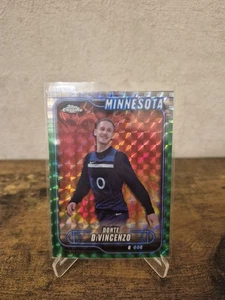 2024-25 Topps Chrome - Donte DiVincenzo #20 Green Geometric Refractor /99 - Bild 1 von 2