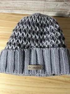 Wintermütze Damen Columbia grau gehäkelt Fleece gefüttert warm kuschelig - Bild 1 von 3