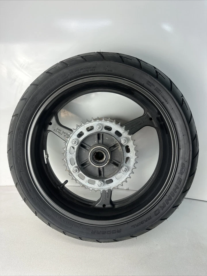 Llanta trasera Honda CBR600RR CBR 600RR 2007-2012 negra recta *doblada agrietada* Foto 1 de 4