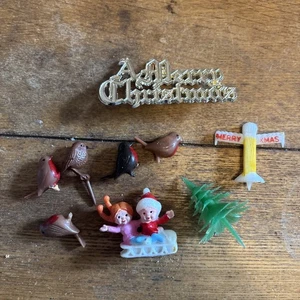 Vintage Christmas Cake Toppers Decorations Tree Robins Etc - Picture 1 of 8