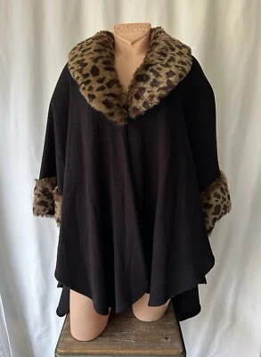 Metric Knits Women’s Black Faux Fur Leopard Shawl Wrap OS Removable Collar - Image 1 of 4