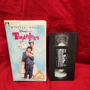 DISNEY Toothless VHS 1998 Clamshell Kirstie Alley - Foto 1 di 3