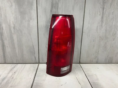 Luz trasera izquierda del lado del conductor OEM 1988-1998 camioneta Chevy GMC #16508321 Foto 1 de 4