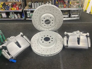 AUDI Q2 Q3 PERFORMANCE FRONT BRAKE DISCS CALIPER PADS KIT 312MM - Picture 1 of 6