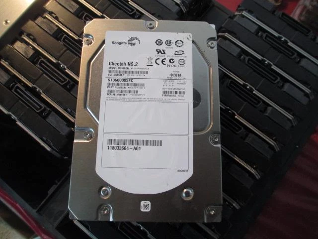 Seagate ST3600002FC 9FS004-031 EMC 005048955 118032664-A01 600GB 10K 2/4Gb HDD - Image 1 of 1