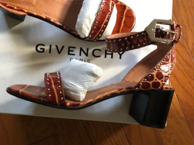 Sandalias Givenchy Elegante Tacón 60 Tachonadas Marrón Cocodrilo Talla 38 EE. UU. 7,5 Tacón Bloque Foto 1 de 4