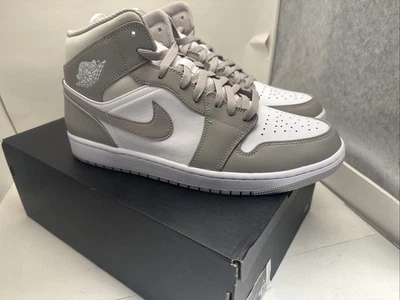 Nike Air Jordan 1 Mid Linen Gris Universitario Para Hombre Talla 12 554724-082 Sin Stock NUEVO Foto 1 de 4