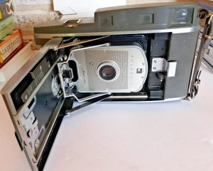 Polaroid Land Camera model 150 in box with 3 flashbulbs...untested - Picture 1 of 3