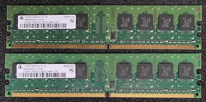 1 GB (2X512MB) Infineon HYS64T64000HU-3.7-A 240-pin 1Rx8 PC2-4200U DDR2-RAM - Bild 1 von 2
