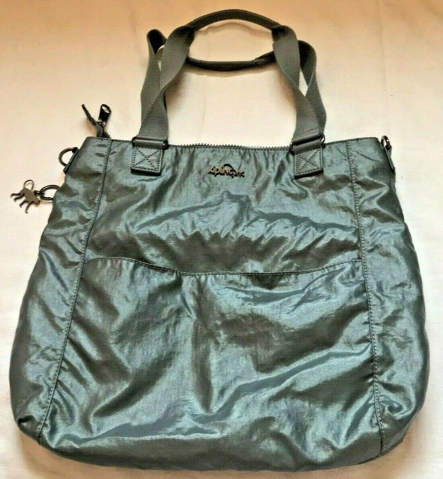 TOP Silber Grau glänzende Handtasche von Kipling mit Affen Anhänger neuwertig - Bild 1 von 1