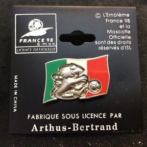 Pin's Folies ❤️ FOOTBALL Soccer pin's Italy football 98 arthus bertrand on plate - Picture 1 of 1