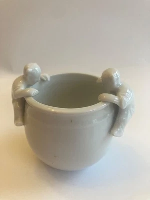 Decoración MMA Ceremic Couldron Imp Demon Boys Foto 1 de 3