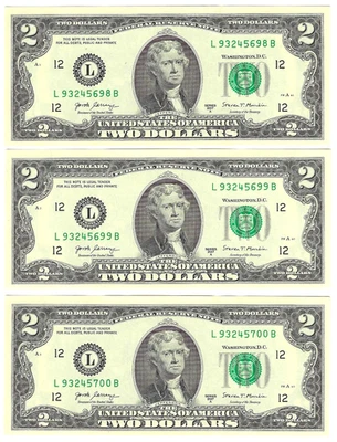 Lot of (3) UNC Series 2017 A $2 TWO Dollar Notes with Consecutive Serial Numbers - Image 1 of 2