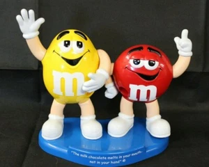 Vintage M&M's "Melts in Your Mouth Not in your Hand" Süßigkeitenspender rot/gelb - Bild 1 von 7
