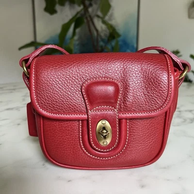 COACH Vintage Sheridan Durham Mini Bolsa 4211 Couro Vermelho Turnlock Transversal Anos 90 - Imagem 1 de 4