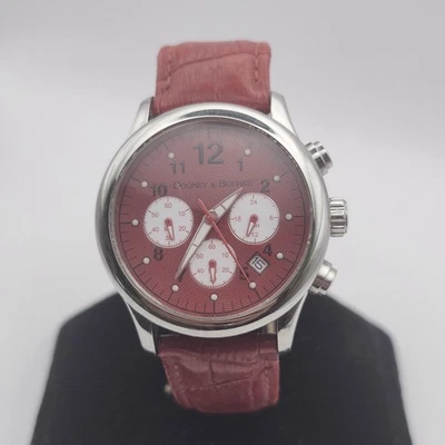 Relógio cronógrafo Dooney & Bourke 41 mm mostrador vermelho data movimento Japão couro - Imagem 1 de 4