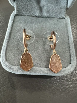 Brincos de gota de ouro rosa Kendra Scott Ellie - Imagem 1 de 4