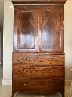 Gorgeous Antique Period George III Linen Press Circa 1790-1830 Excellent cond. - Imagem 1 de 3