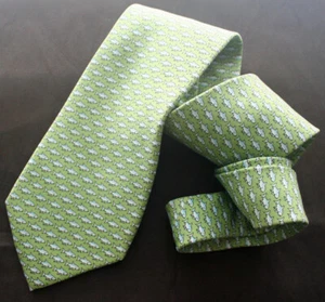 VINEYARD VINES Martha’s Vineyard Blue Fish Green Tie - Picture 1 of 3