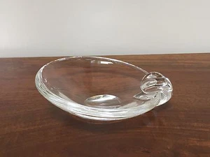Cenicero de cristal STEUBEN con tazón inclinado ~ David Hills - Imagen 1 de 7