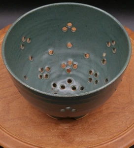 Art Pottery Colander Strainer Fruit Berries Moss Green Matte Finish 4.5" Tall - Picture 1 of 9