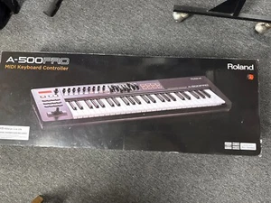 Roland A-800PRO MIDI Keyboard Controller 61 keys - Picture 1 of 3