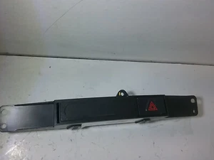 Interruptor de control de botón de peligro Dodge Caravan 2001-2007 05134629AA (A25) - Imagen 1 de 8