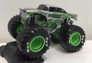Hot Wheels Monster Jam Spinmaster Green Avenger 1:64 Truck Custom Rare *READ - Picture 1 of 6