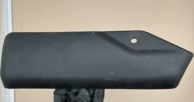 Mazda 3 2018 asiento delantero moldura inferior lado del conductor izquierdo OEM Foto 1 de 4