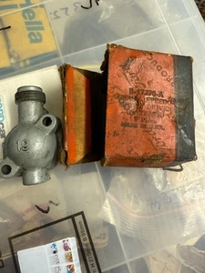 NOS 1932-48 Ford 19 tooth speedometer drive gear assembly B-17270-A - Picture 1 of 8