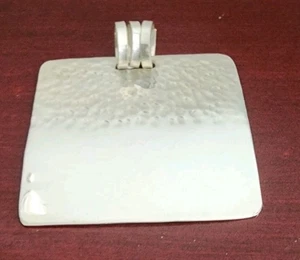 COLGANTE CUADRADO MARTILLADO VINTAGE JRI PLATA DE LEY 925. 2x2. 22,84 GRS - Imagen 1 de 6