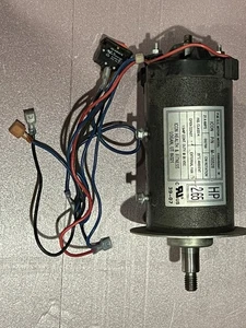 Cinta de Correr Proform, Weslo P.M.D.C ICON Motor P/N M-190528 Modelo C3354b3541 2.65 HP - Imagen 1 de 4