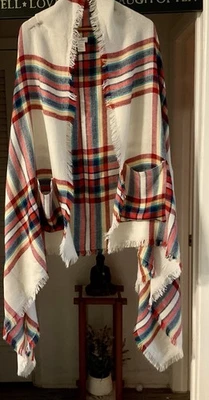 Poncho/chal de encaje Grace. Talla única talla única.  Suave. Peso ligero. Bolsillos Foto 1 de 4