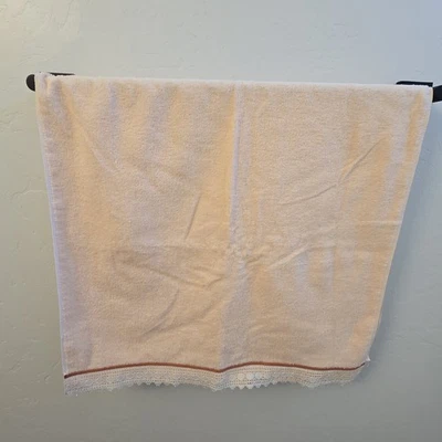 Vintage Dundee Bath Towel Pink USA White Lace Trim  - Image 1 of 4