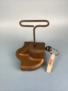 Vintage Master Lock Co. No. 34 Trailer Hitch Lock w/ Key and Chuck-works - Picture 1 of 4