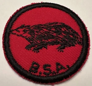 PATROL MEDALLION S-5 BADGER RED TWILL RED RUBBER BACK 1969-71 - Picture 1 of 2