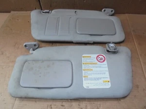 SUBARU FORESTER 2006 PAIR OF GREY TEXTILE SUN VISORS WITH 2 MIRRORS AND CLIPS - Picture 1 of 5