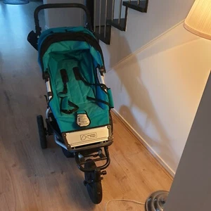 Mountain Buggy Urban Jungle Stroller Blue with weather shield - UV protection - Picture 1 of 6