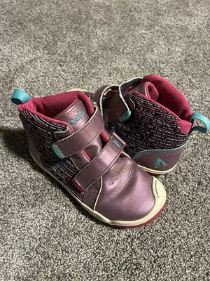 Zapatos para correr cómodos PLAE Max de caña alta para niñas talla 12 multicolores en muy buen estado Foto 1 de 3