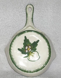 Bolsillo de pared para freír sartén de cerámica pintada a mano de 1940 - Imagen 1 de 4