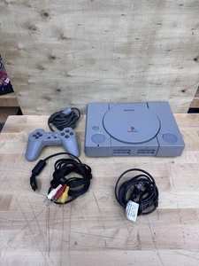 Original Sony PlayStation 1 PS1 Konsole mit Controller & Kabeln getestet - Bild 1 von 7