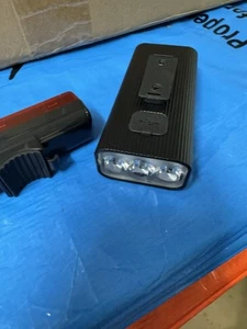 Luz trasera brillante recargable para bicicleta USB IPX5 negra roja - Imagen 1 de 20