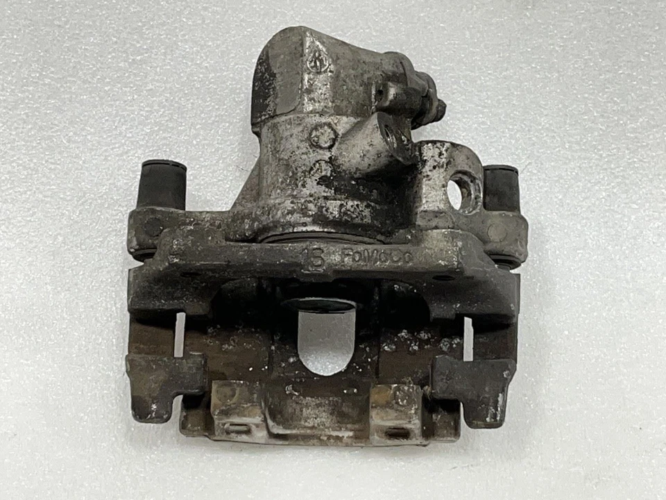 Volvo C30 2011 pinza de freno trasera lado conductor izquierdo Foto 1 de 2