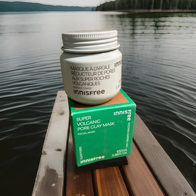 Mascarilla de arcilla de poro super volcánico Innisfree 100 ml Foto 1 de 4