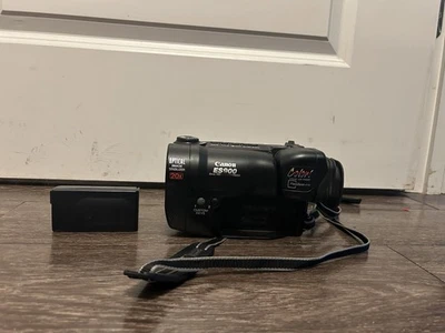 Canon ES900 8mm Camcorder for Parts Only - Image 1 of 4