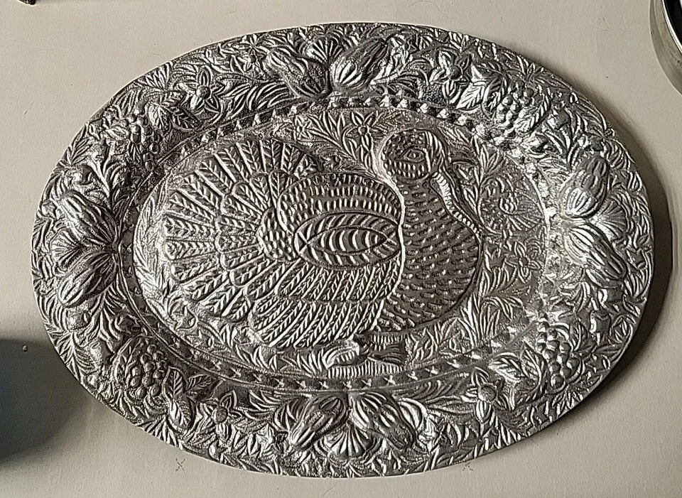 Bandeja para servir pavo ovalada de aluminio de 18"x13" vintage en relieve  Foto 1 de 4