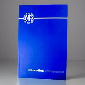 Narcotics Anonymous 6th Edition Softcover 2008, Trade Paperback - Picture 1 of 2