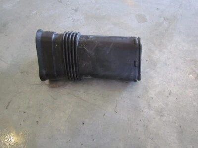 2007  BMW M6 Convertible Air Intake Tube - Image 1 of 2